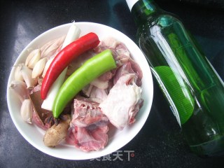 啤酒鸭的做法步骤：1