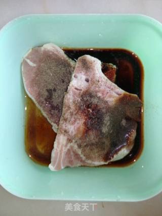 照烧肋排的做法步骤：1