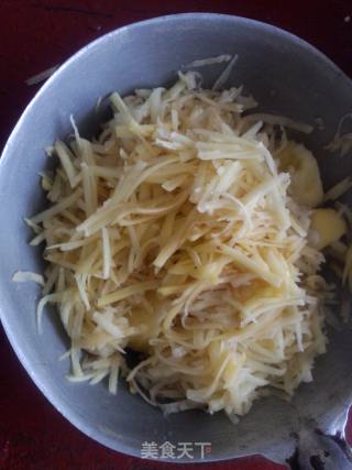 土豆丝鲜豆腐汤的做法步骤：1