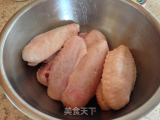 蚝油鸡翅的做法步骤：1