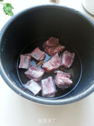 辣炒小排的做法步骤：2