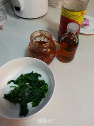 凉拌芹菜叶的做法步骤：3