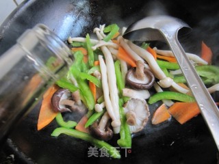 五彩杂蘑的做法步骤：5