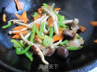 五彩杂蘑的做法步骤：7