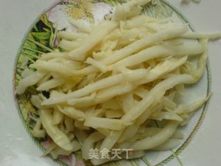 老友炒旱藕粉丝的做法步骤：2