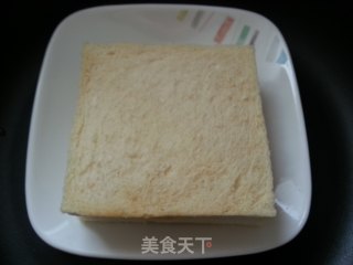 金枪鱼奶酪三明治的做法步骤：1