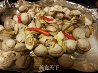 锡纸烤蚬子的做法步骤：2