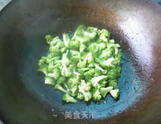 西兰花香肠煎蛋饼的做法步骤：5