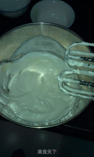 奶香提子戚风蛋糕卷的做法步骤：8