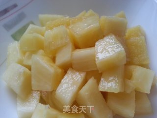 菠萝西米露的做法步骤：2