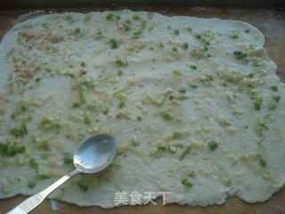 烫面葱花饼的做法步骤：7