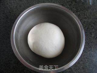 香菇鲜肉包子的做法步骤：1
