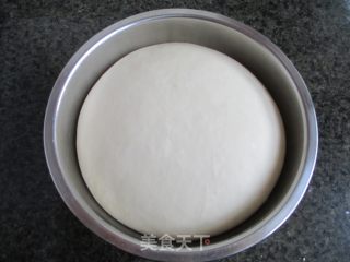 香菇鲜肉包子的做法步骤：2
