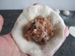 香菇鲜肉包子的做法步骤：9