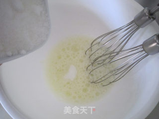 柔软的一塌糊涂--详解7寸戚风制作的做法步骤：8