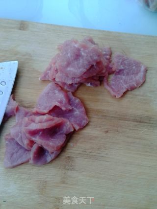 锅包肉的做法步骤：1