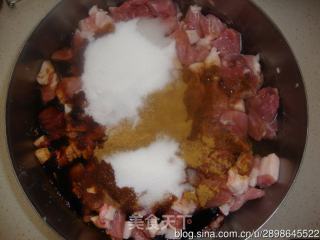 风干肉肠的做法步骤：1