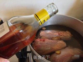 酱牛肉- 面豉酱小牛腱的做法步骤：2