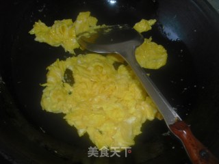彩椒炒蛋的做法步骤：3