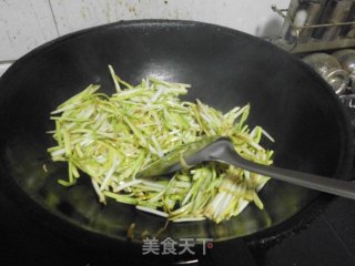 蒜黄炒鸡蛋的做法步骤：3