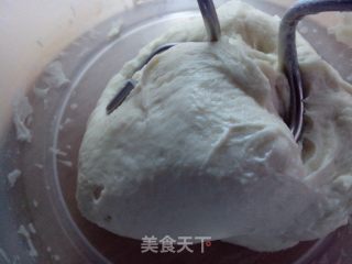打蛋器揉面-优酸乳无油小面包的做法步骤：3