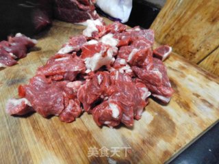红烧牛肉的做法步骤：1