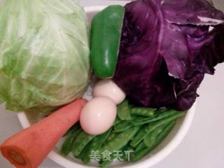 鸡蛋炒蔬菜的做法步骤：1