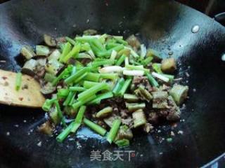 叶包骨头参烧茄子的做法步骤：9
