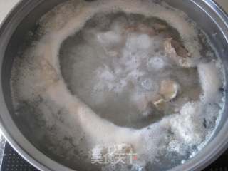 蒜苗炒鸡胗的做法步骤：2