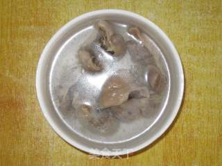 蒜苗炒鸡胗的做法步骤：3