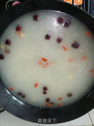 猪皮黄豆汤的做法步骤：4