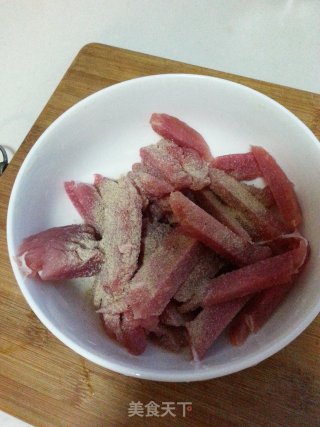 茄汁里脊的做法步骤：2