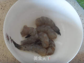 虾仁蒜茄泥的做法步骤：2