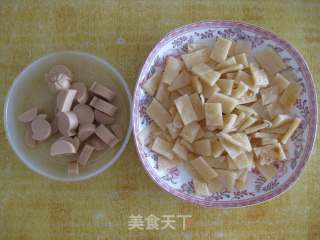 香肠鸡蛋炒饼的做法步骤：2