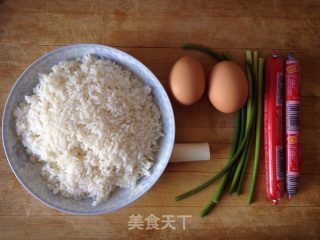 蛋炒饭的做法步骤：1