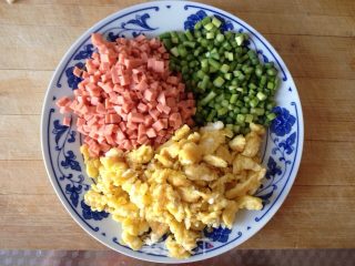 蛋炒饭的做法步骤：5