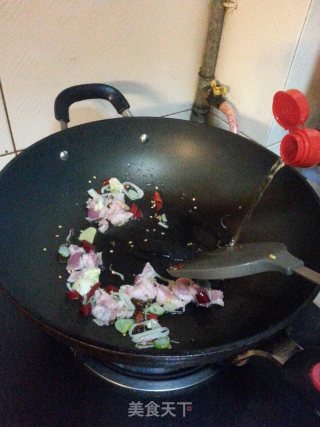 蒜薹炒肉的做法步骤：2