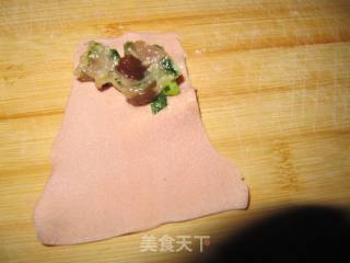 红色的鲜虾馄饨的做法步骤：6