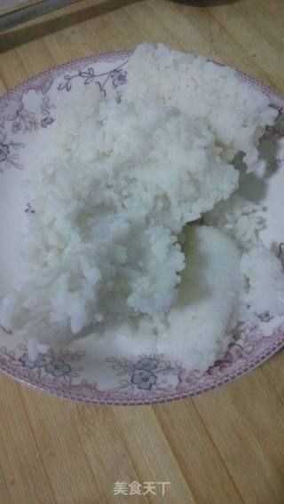 美味蛋炒饭的做法步骤：1