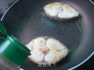 黑椒煎银鳕鱼的做法步骤：4