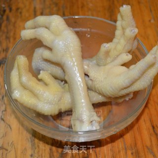 虫草花花胶炖鸡脚的做法步骤：5