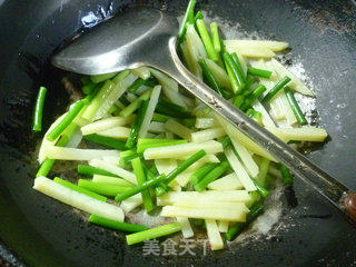 蒜薹炒土豆的做法步骤：4