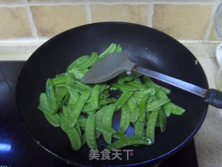 蒜末荷兰豆的做法步骤：2