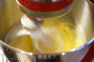 草莓提拉米苏的做法步骤：1