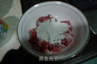 酸菜肉片米粉的做法步骤：3