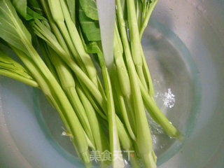 清炒油菜蕻的做法步骤：2