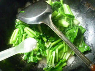 清炒油菜蕻的做法步骤：7