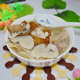 花旗参海底椰煲鸡的做法步骤：6