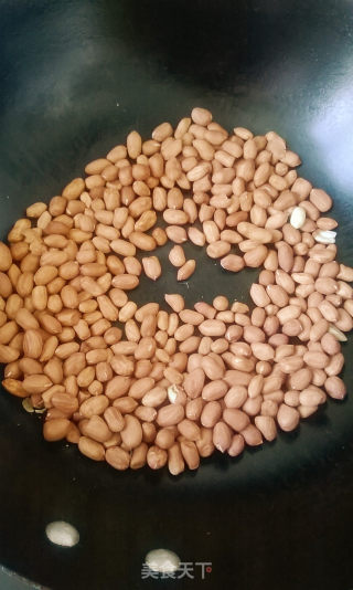 花生炒米糖的做法步骤：3