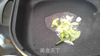 简单方便美味的炒白粿（年糕）的做法步骤：4